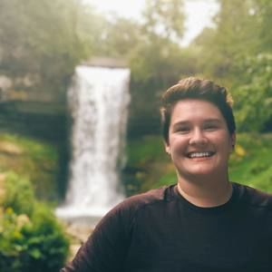 Meet your Posher, Alexys